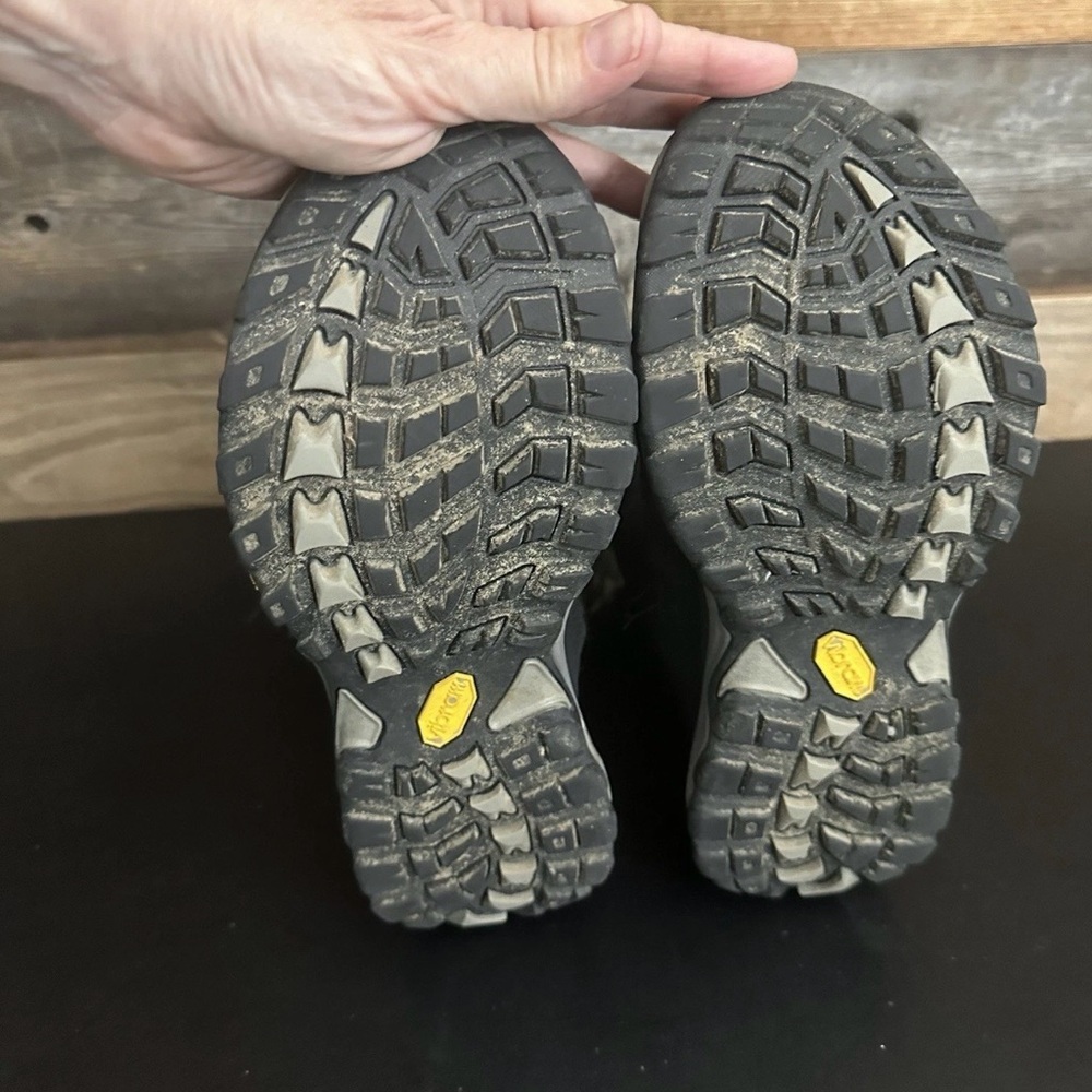 Eddie Bauer Womens Black Fur Trimmed Winter Outdoor Boots Size 9 Vibram Bottom - Picture 8 of 9